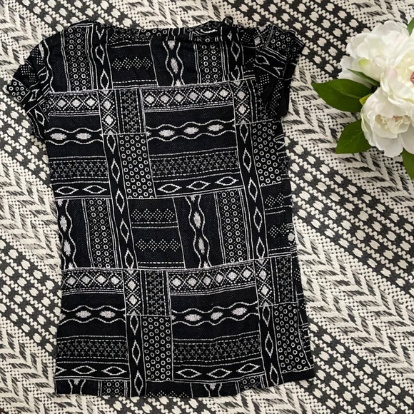 ✨2/20$✨H&M Stretchy T-shirt size S - Picture 4 of 5